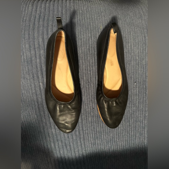 Clarks Shoes - Clark’s slip on black flats